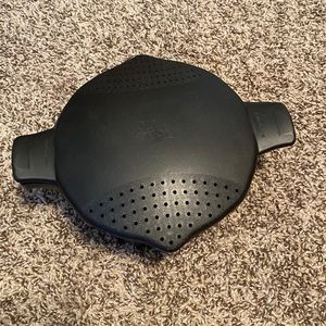 Pampered Chef 2 Quart Micro Cooker